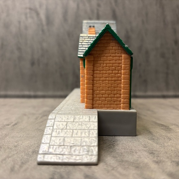 Thomas & Friends Maithwaite Train Station - Picture 2 of 6